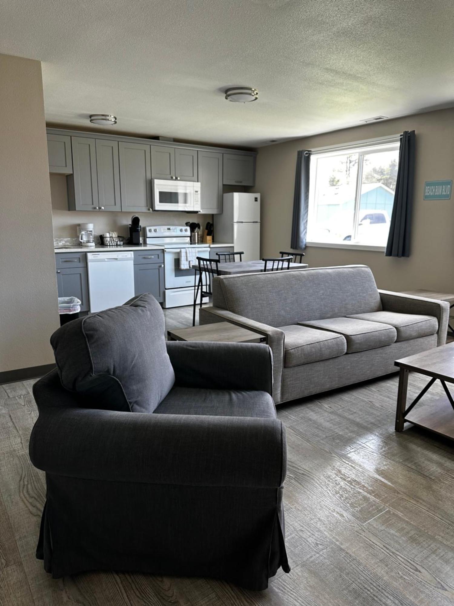 Coastal Inn And Suites Long Beach Esterno foto