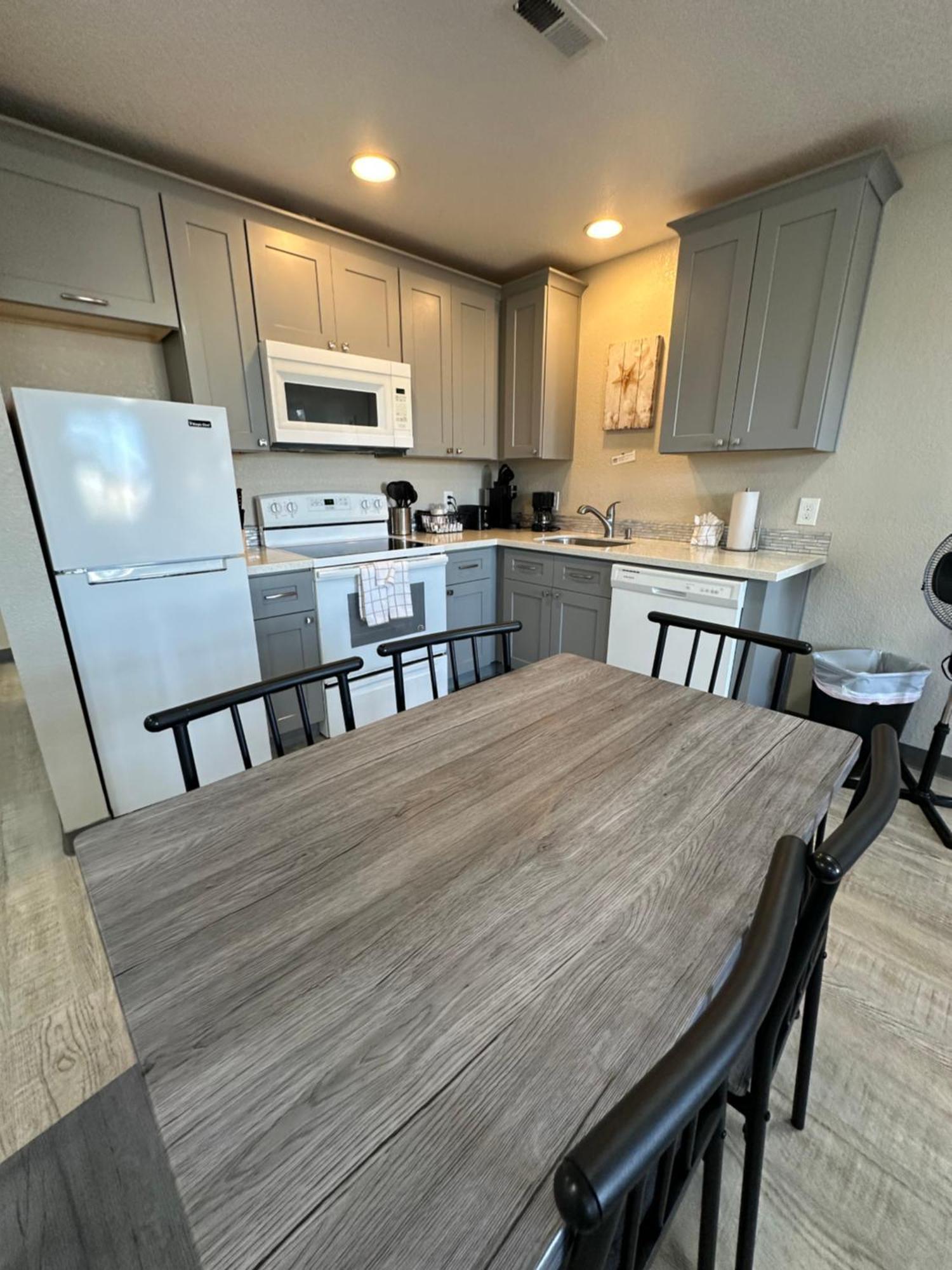 Coastal Inn And Suites Long Beach Esterno foto