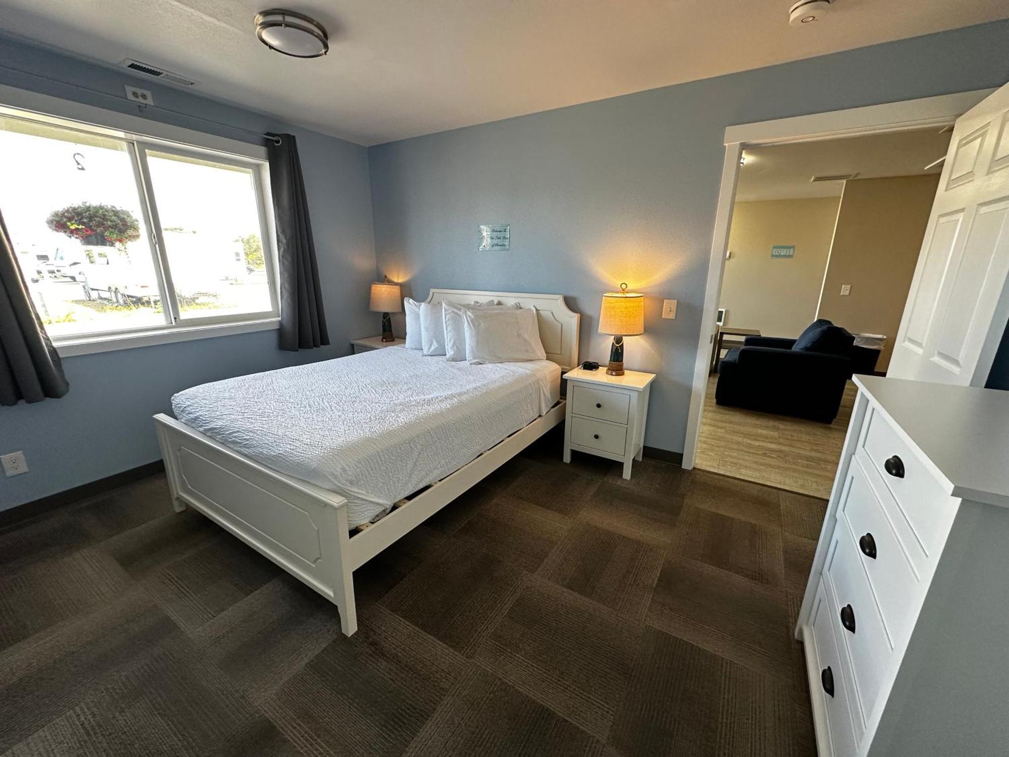 Coastal Inn And Suites Long Beach Esterno foto