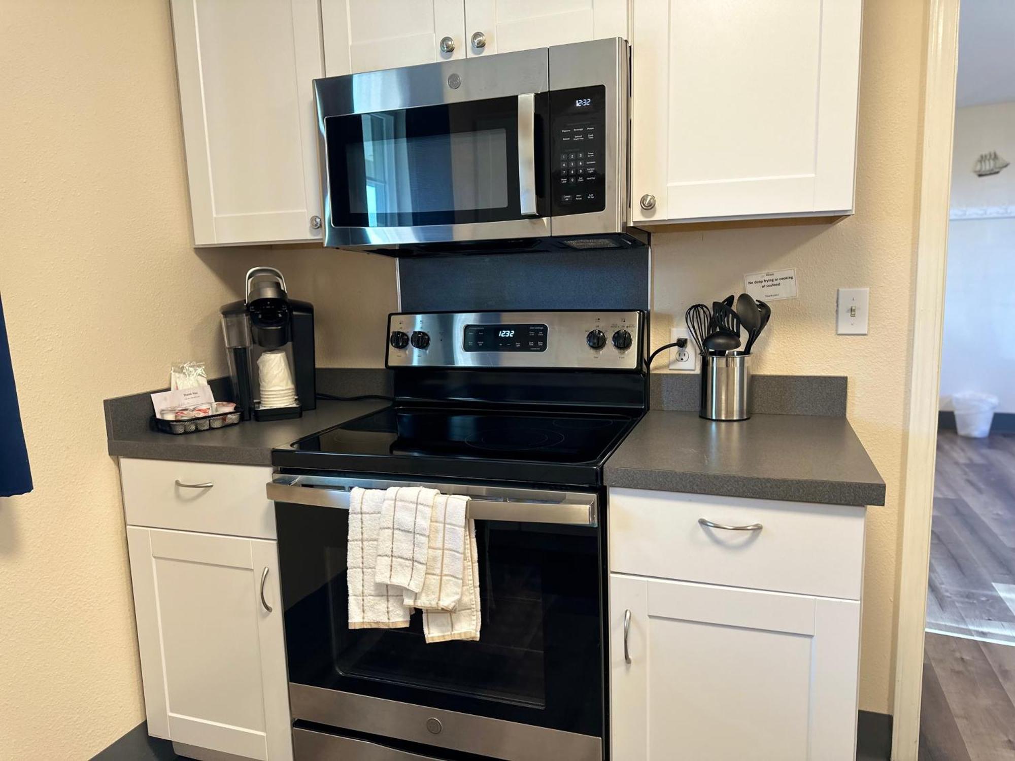 Coastal Inn And Suites Long Beach Esterno foto