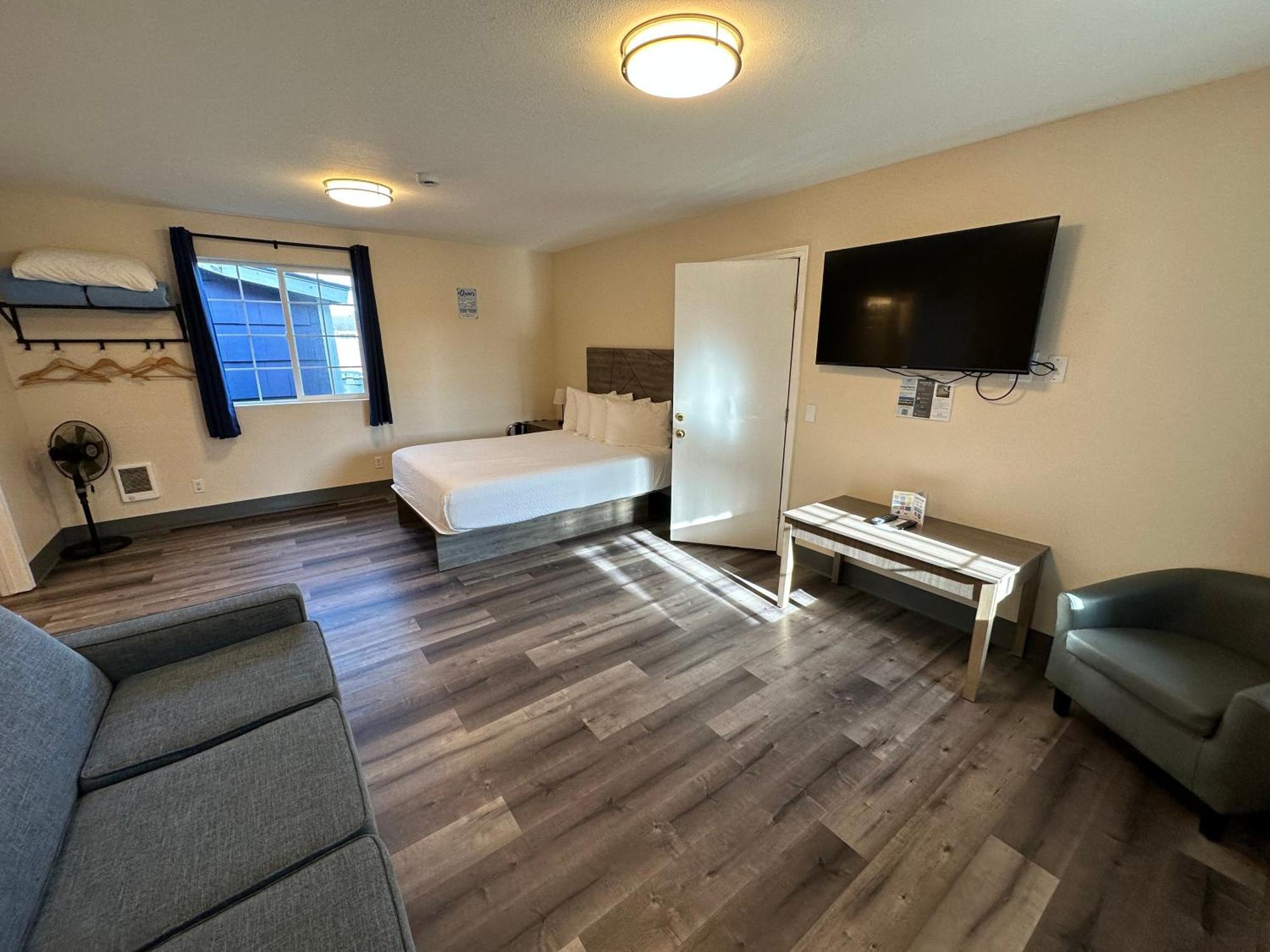 Coastal Inn And Suites Long Beach Esterno foto