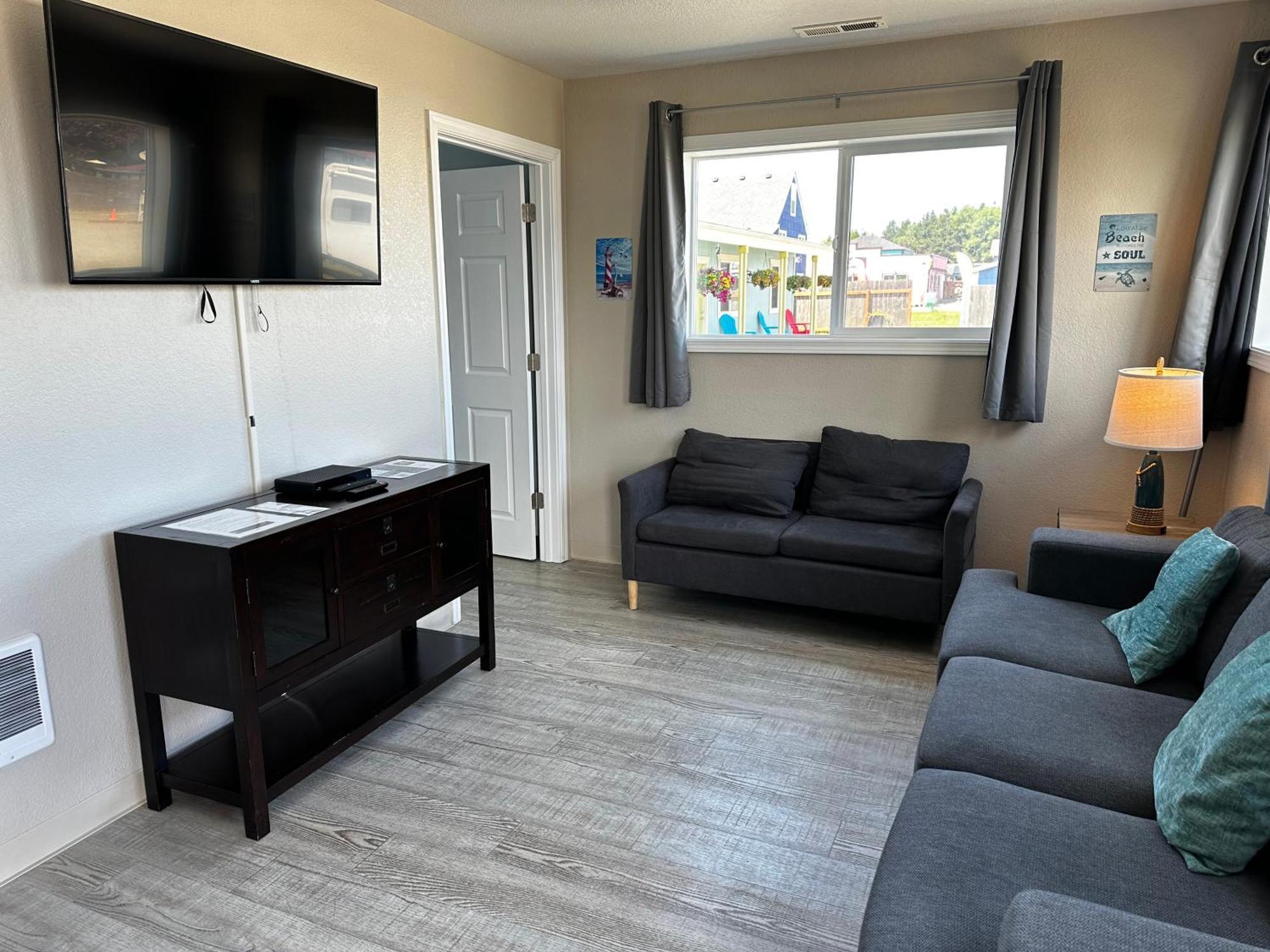 Coastal Inn And Suites Long Beach Esterno foto